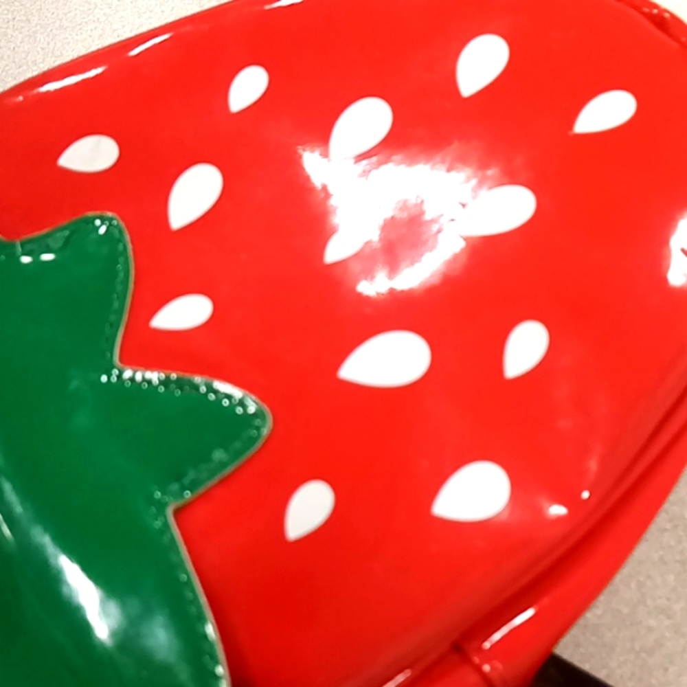 It a strawberry purse